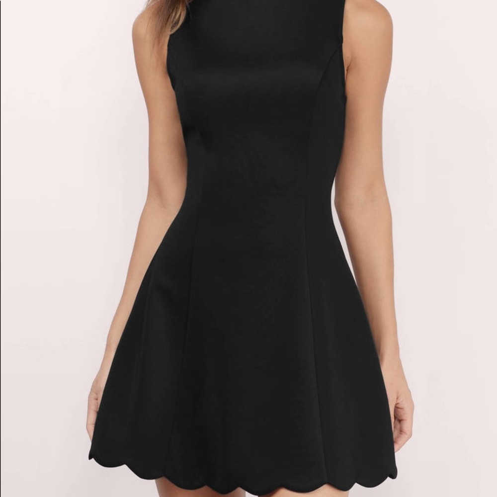 Black chick scalloped dress